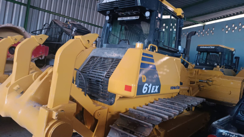 locacao-trator-de-esteira-marca-komatsu-modelo-d61-ano-2020-big-0
