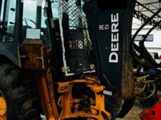 locacao-retroescavadeira-com-rompedor-jonh-deere-310l