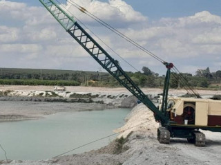 locacao-e-servicos-escavadeira-a-cabo-bucyrus-38-b-peso-de-42-toneladas-e-capacidade-de-15-jardas-cubicas